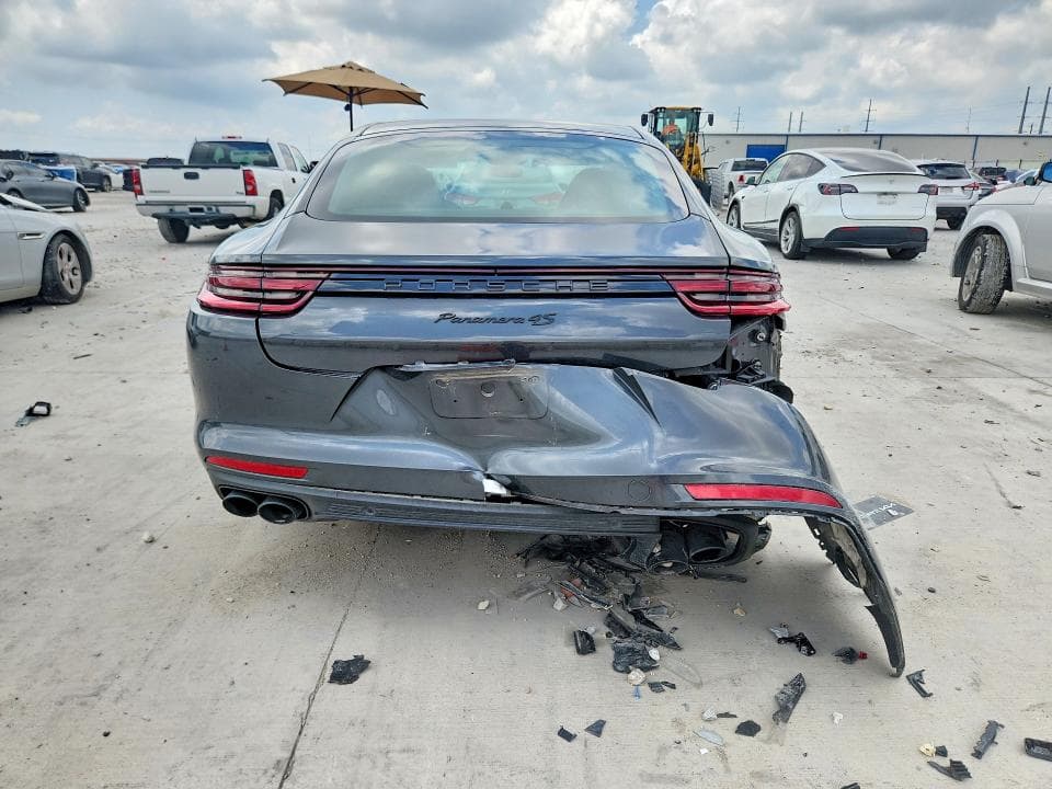 2018 PORSCHE PANAMERA 4S 6