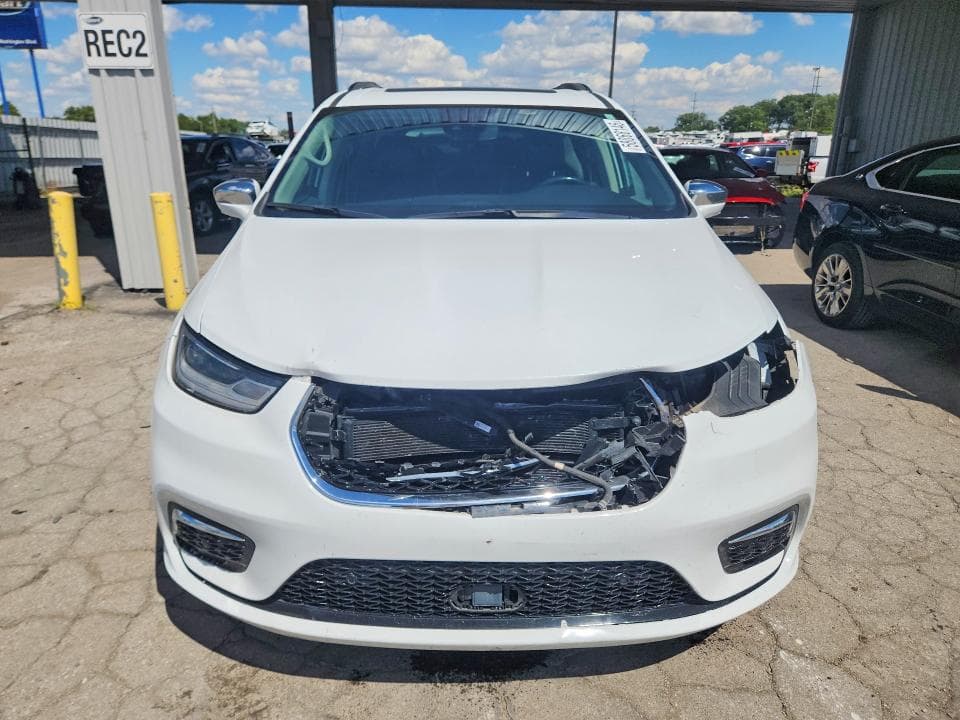 2022 CHRYSLER PACIFICA LIMITED LIMITED 5