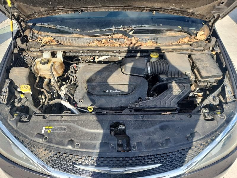 2018 CHRYSLER PACIFICA LIMITED 12