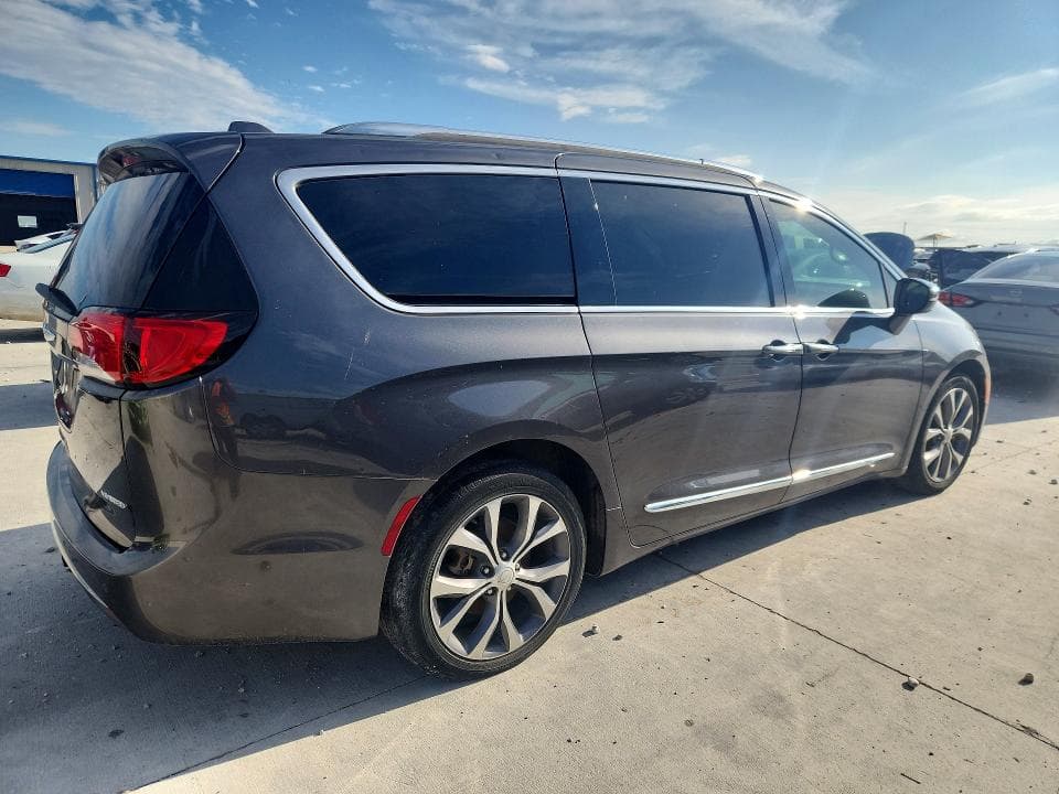 2018 CHRYSLER PACIFICA LIMITED 3