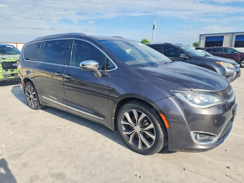 2018 CHRYSLER PACIFICA LIMITED 4