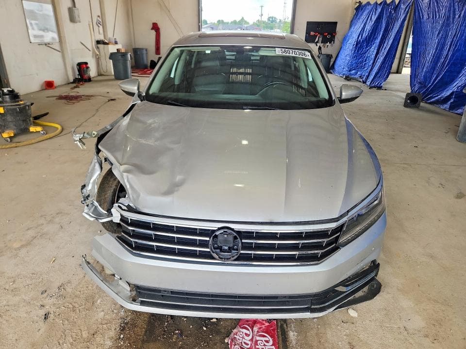 2018 VOLKSWAGEN PASSAT SE SE 5