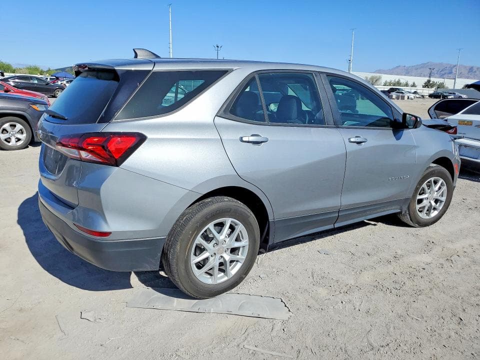 2024 CHEVROLET EQUINOX LS 3