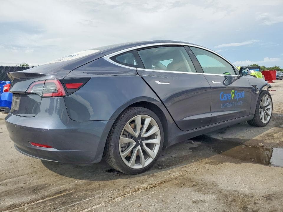 2018 TESLA MODEL 3 3