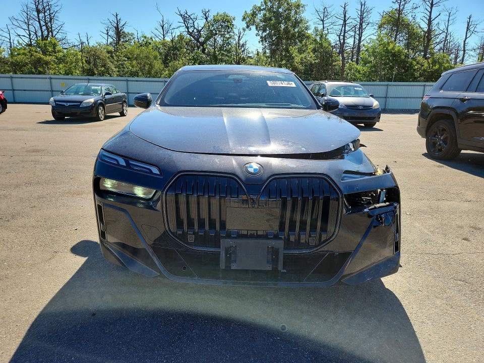 2024 BMW 740 XI 5
