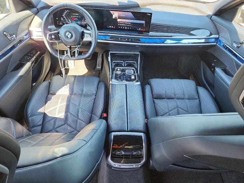 2024 BMW 740 XI 8