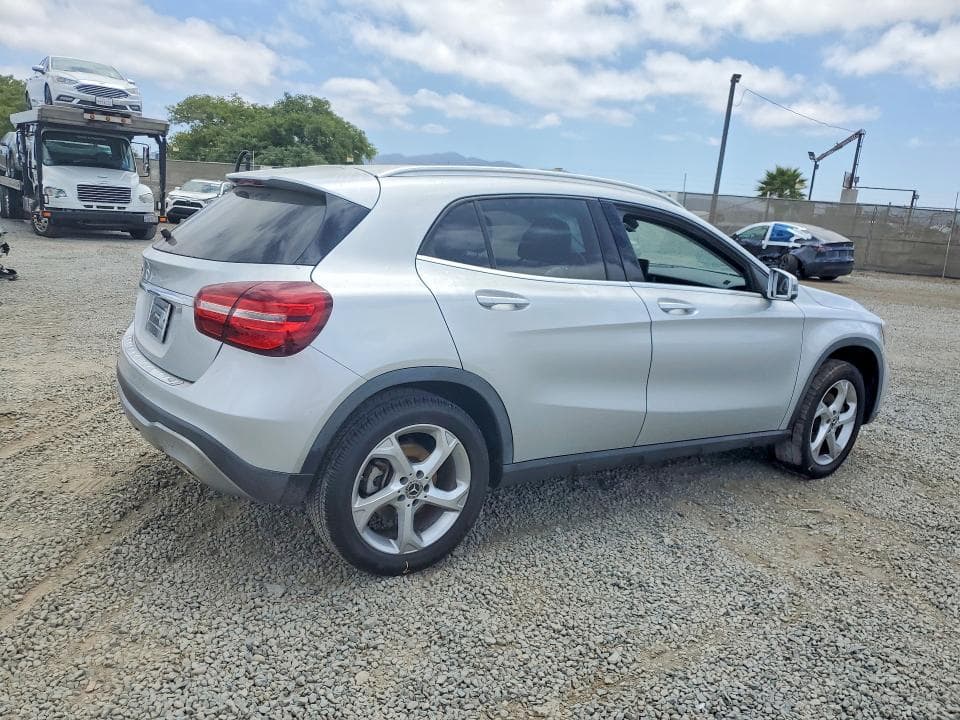 2019 MERCEDES-BENZ GLA 250 3