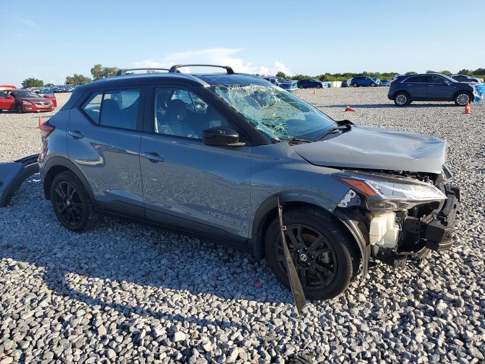 2021 NISSAN KICKS SV 4