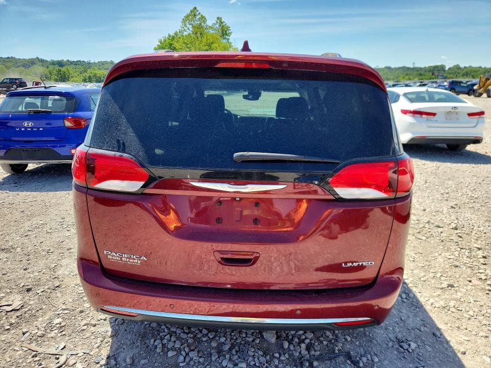 2017 CHRYSLER PACIFICA LIMITED 6