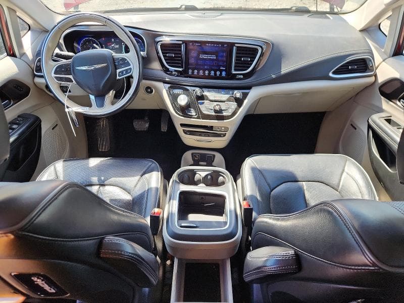 2017 CHRYSLER PACIFICA LIMITED 8