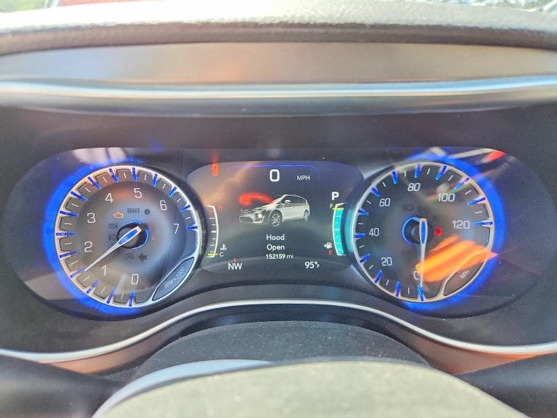 2017 CHRYSLER PACIFICA LIMITED 9