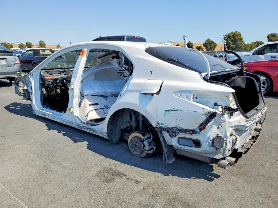 2019 TOYOTA CAMRY XSE 2