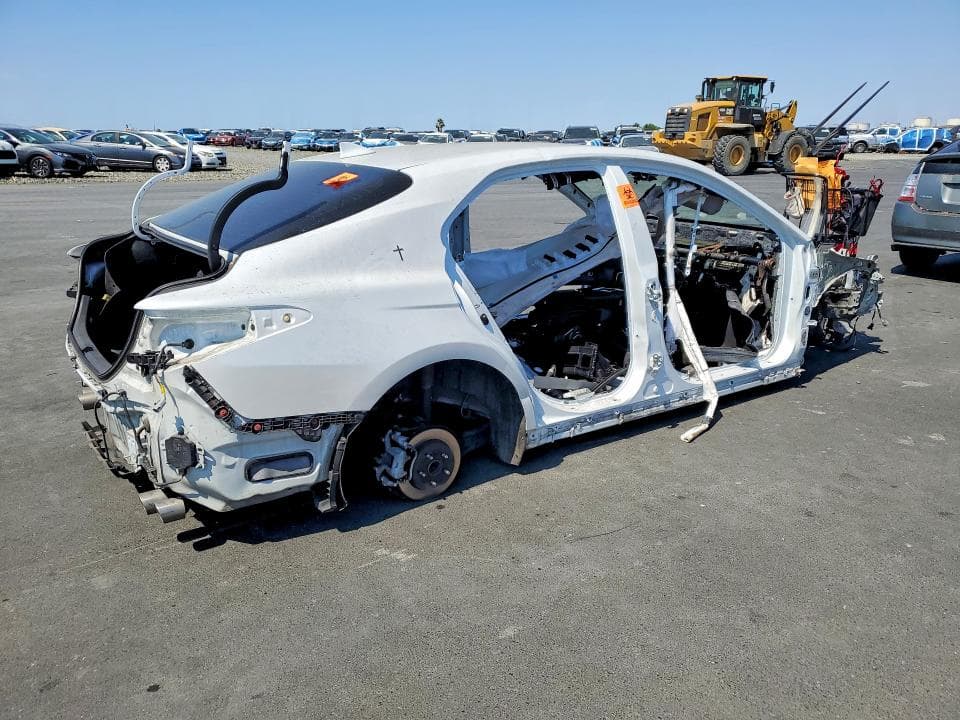 2019 TOYOTA CAMRY XSE 3