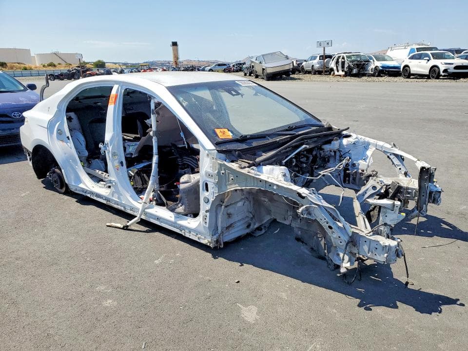 2019 TOYOTA CAMRY XSE 4