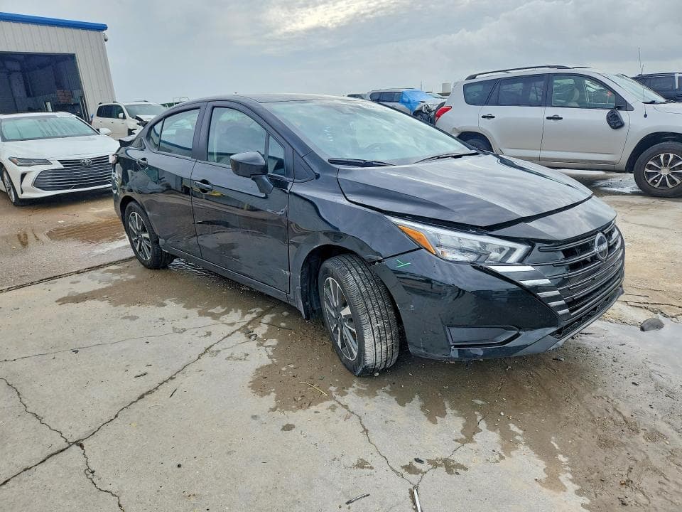 2025 NISSAN VERSA SV 4