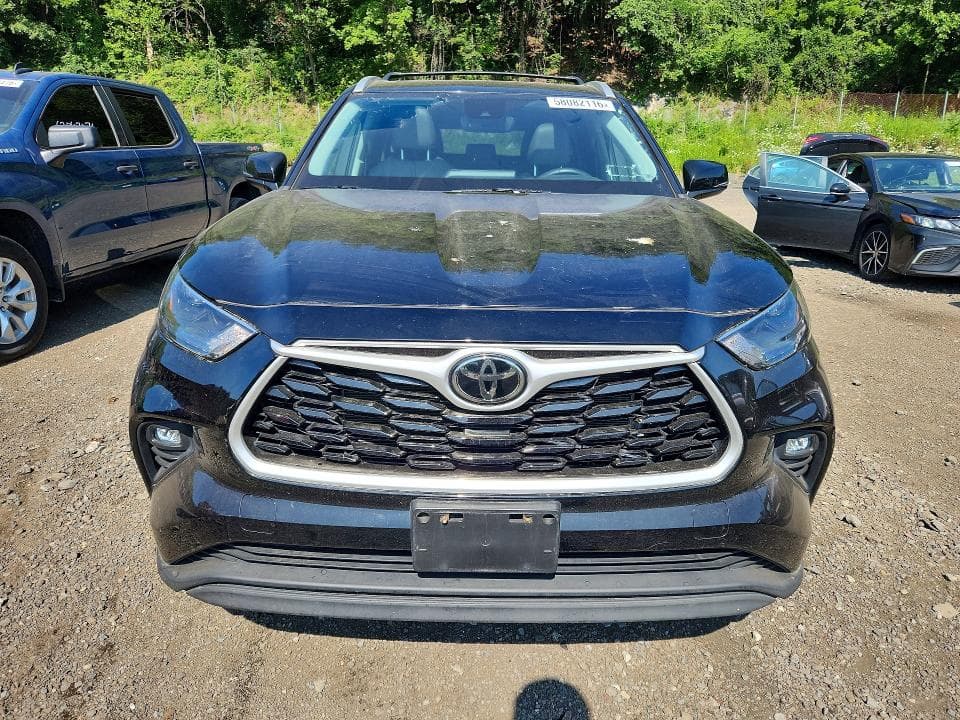 2022 TOYOTA HIGHLANDER XLE 5