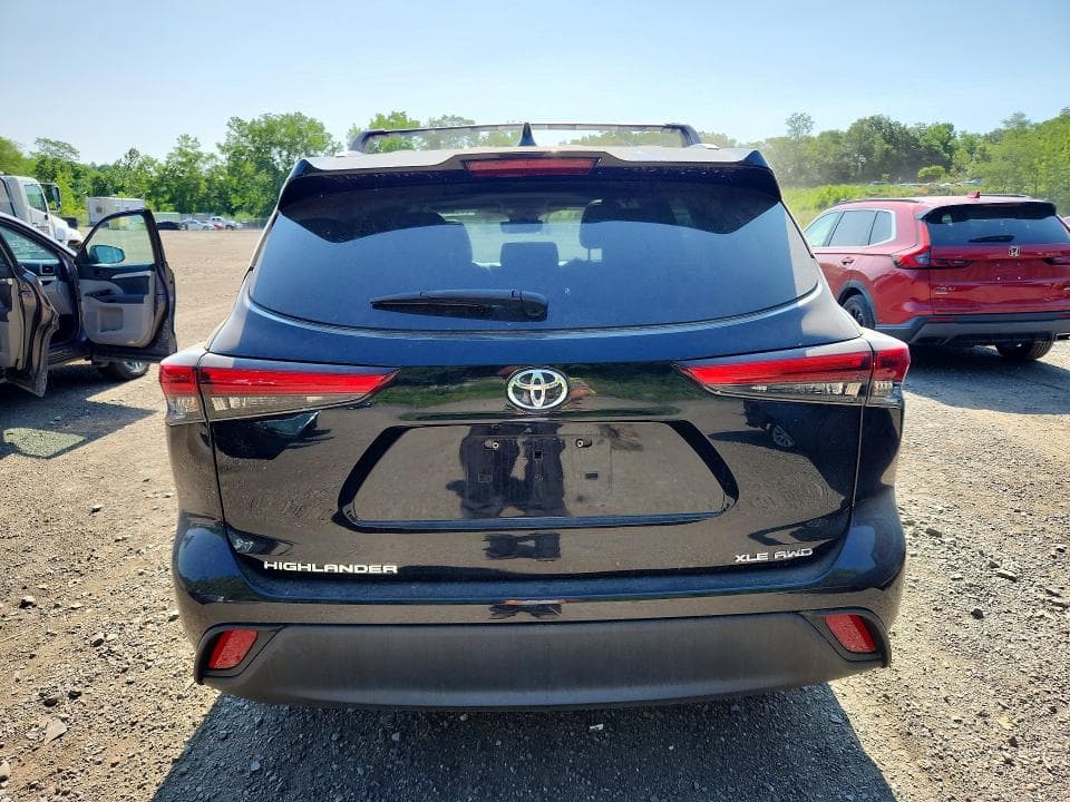 2022 TOYOTA HIGHLANDER XLE 6
