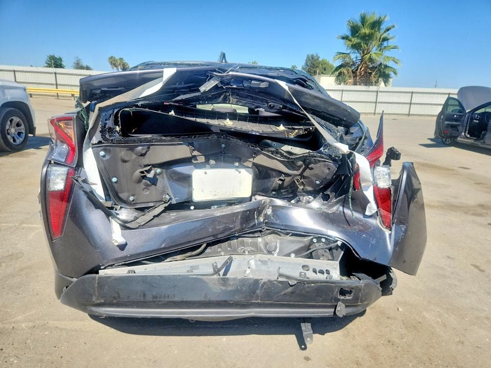 2018 TOYOTA PRIUS ONE 6