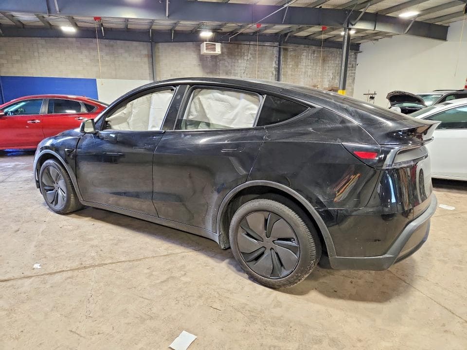 2026 TESLA MODEL Y 2
