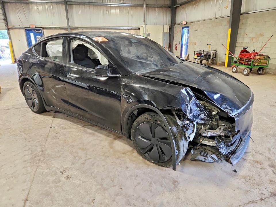 2026 TESLA MODEL Y 4