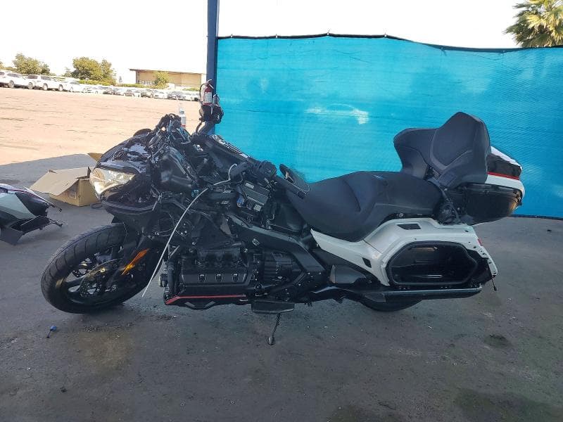 2024 HONDA GL1800 D 3