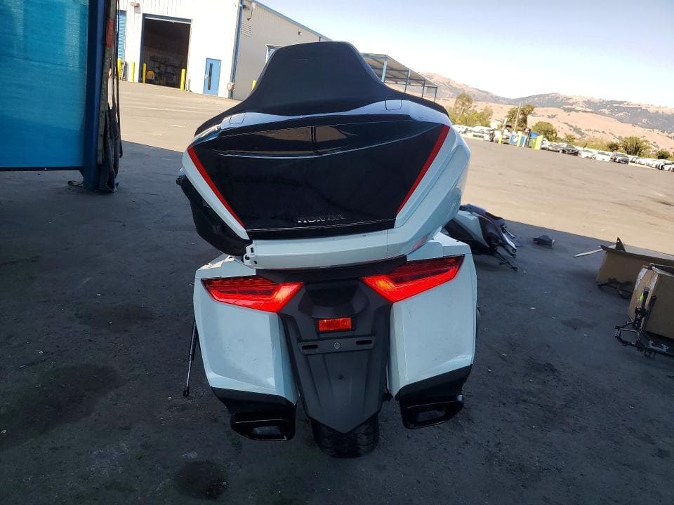 2024 HONDA GL1800 D 4