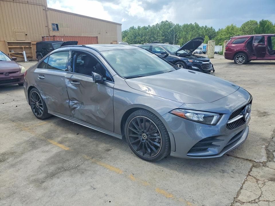 2022 MERCEDES-BENZ A 220 4