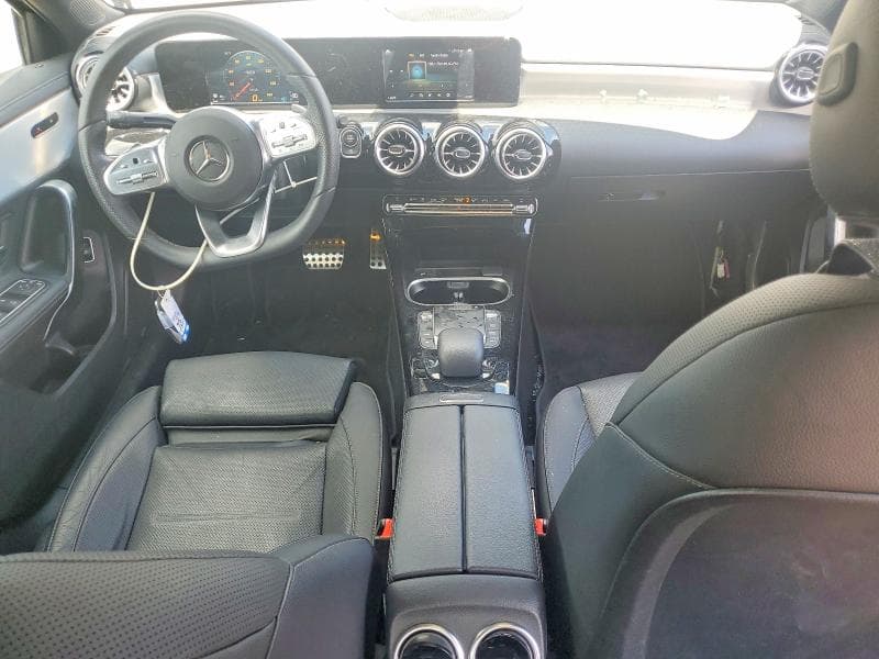 2022 MERCEDES-BENZ A 220 8