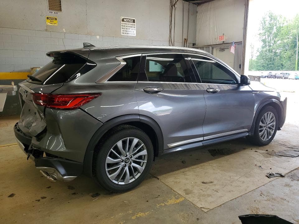 2023 INFINITI QX50 LUXE 3