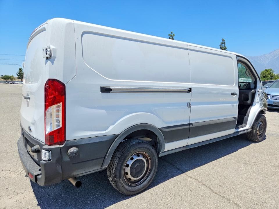 2024 FORD TRANSIT 250 DELIVERY VAN 3