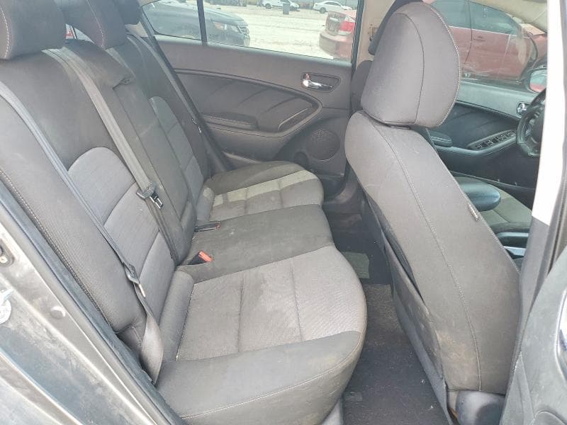 2016 KIA FORTE EX 10
