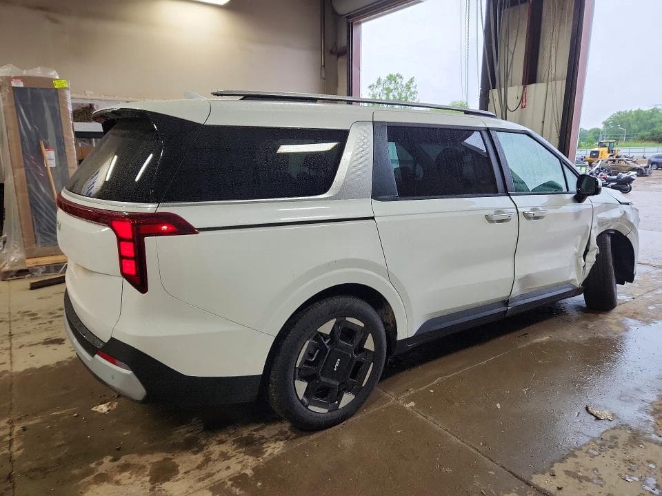 2026 KIA CARNIVAL EX 3