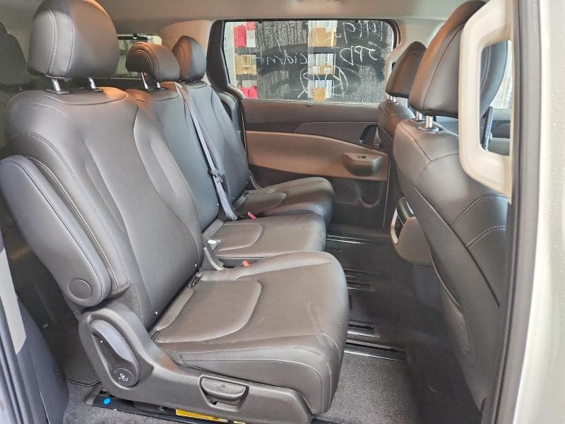 2026 KIA CARNIVAL EX 10