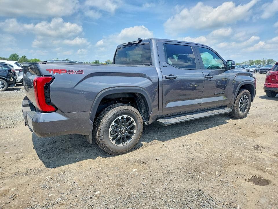 2025 TOYOTA TUNDRA SR5 3