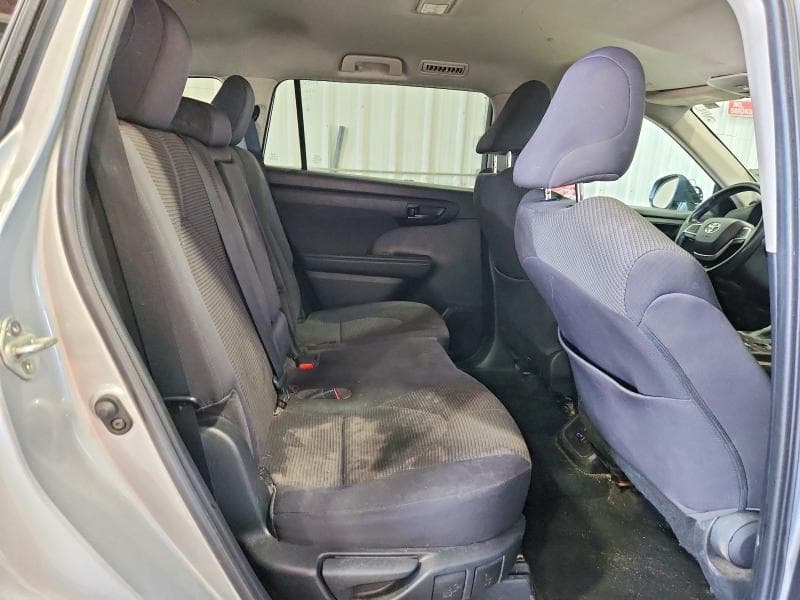 2022 TOYOTA HIGHLANDER LE 11