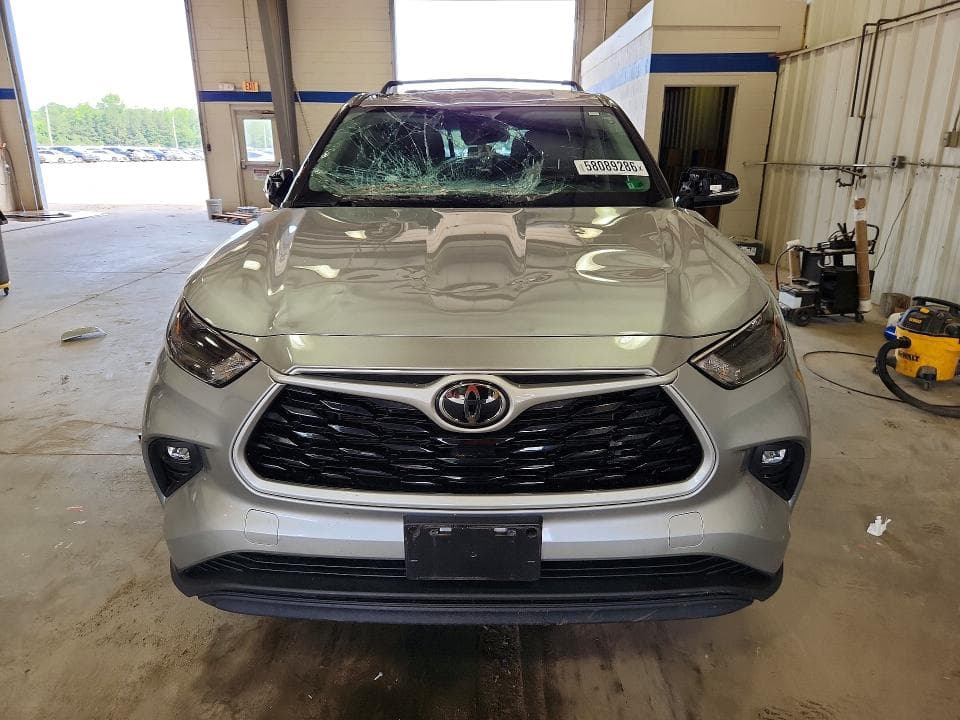 2022 TOYOTA HIGHLANDER LE 5