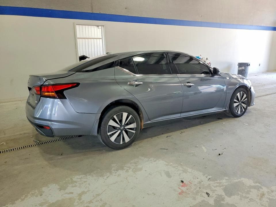 2019 NISSAN ALTIMA SV 3
