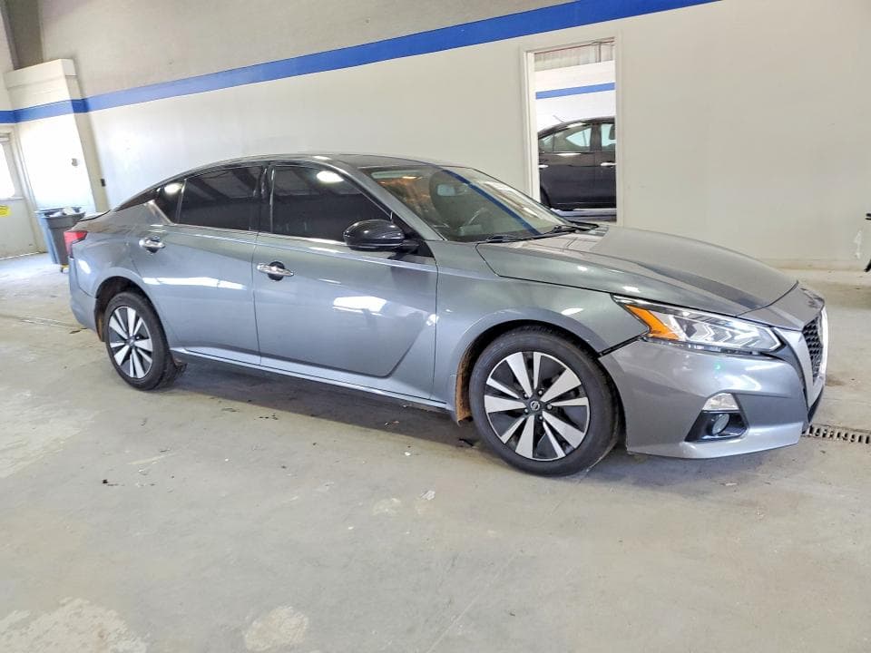 2019 NISSAN ALTIMA SV 4