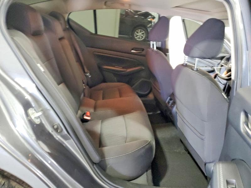 2019 NISSAN ALTIMA SV 10