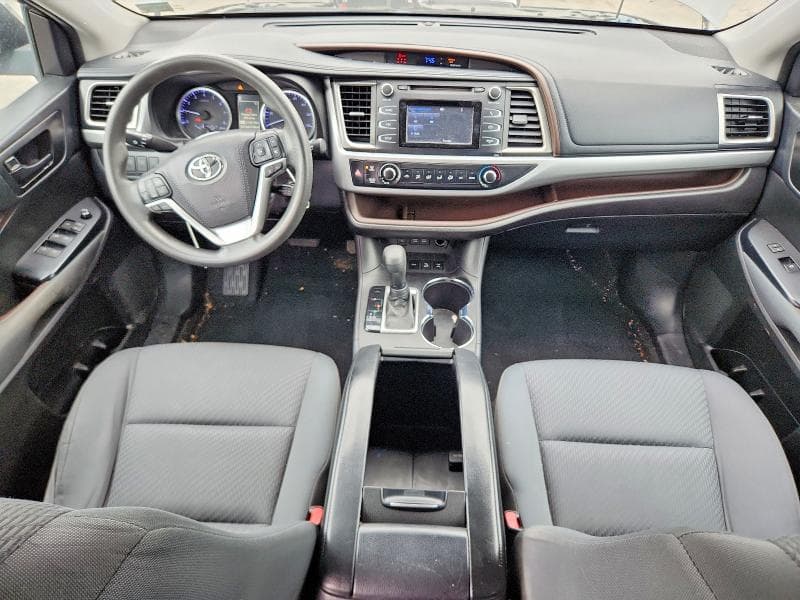 2018 TOYOTA HIGHLANDER LE 8