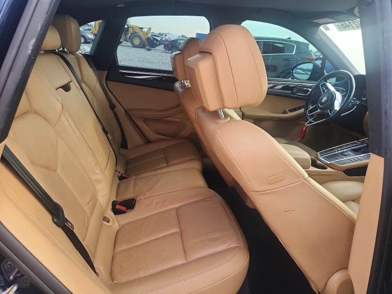 2017 PORSCHE MACAN 10