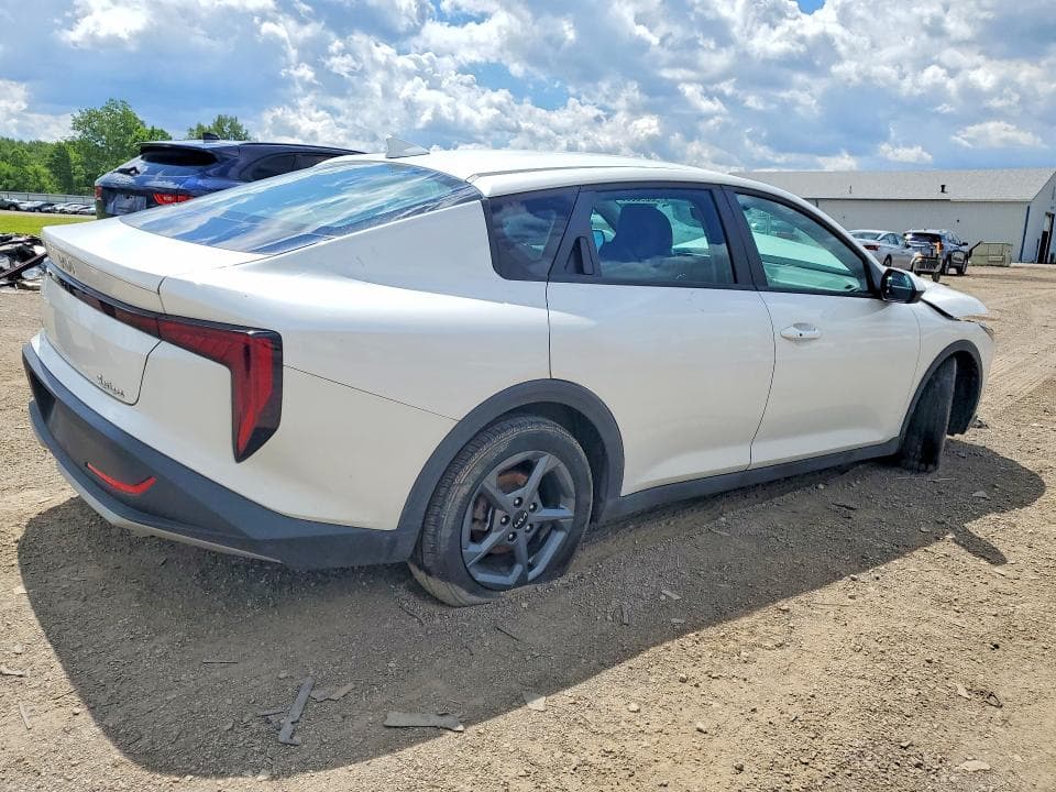2025 KIA K4 LXS 3