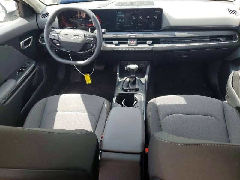 2025 KIA K4 LXS 8