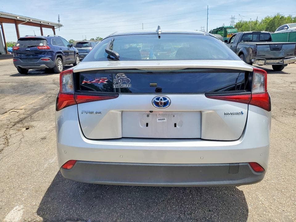 2020 TOYOTA PRIUS LE 6