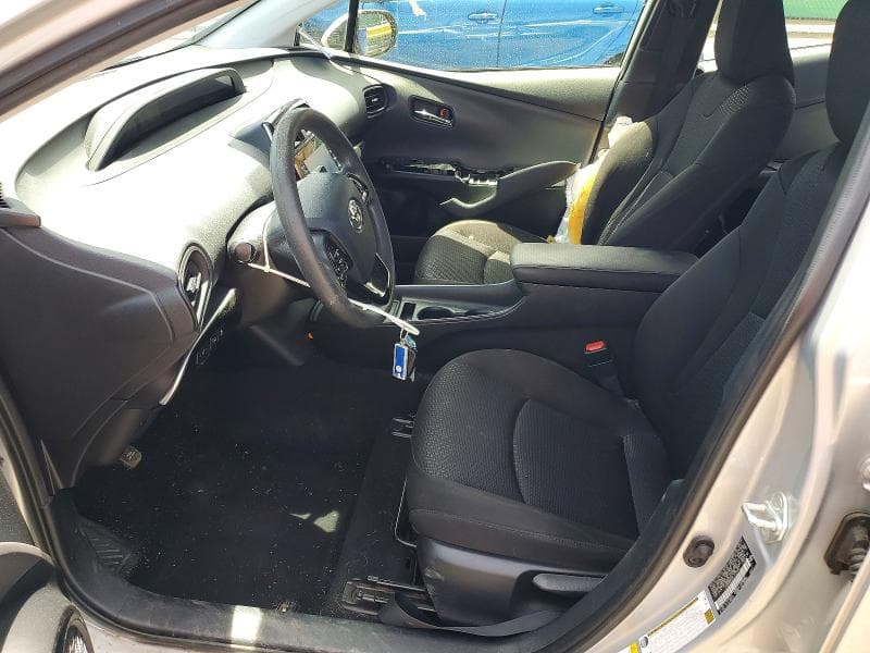 2020 TOYOTA PRIUS LE 7