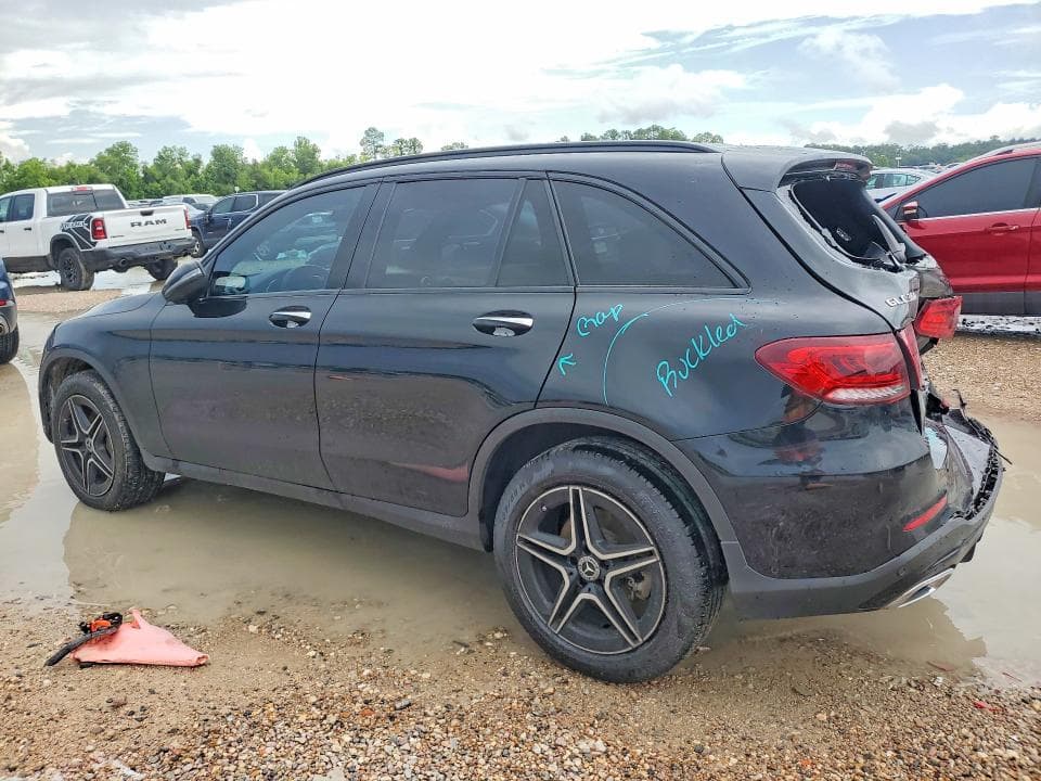 2022 MERCEDES-BENZ GLC 300 2