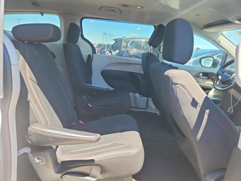2017 CHRYSLER PACIFICA TOURING 11