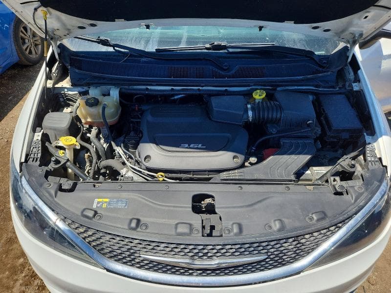2017 CHRYSLER PACIFICA TOURING 12