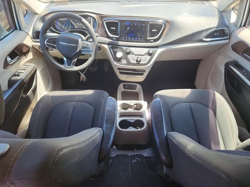 2017 CHRYSLER PACIFICA TOURING 8
