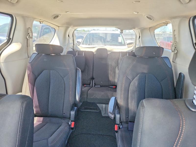 2017 CHRYSLER PACIFICA TOURING 10